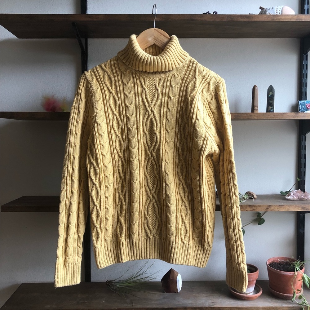 90’s 100% cotton golden cable-knit sweater